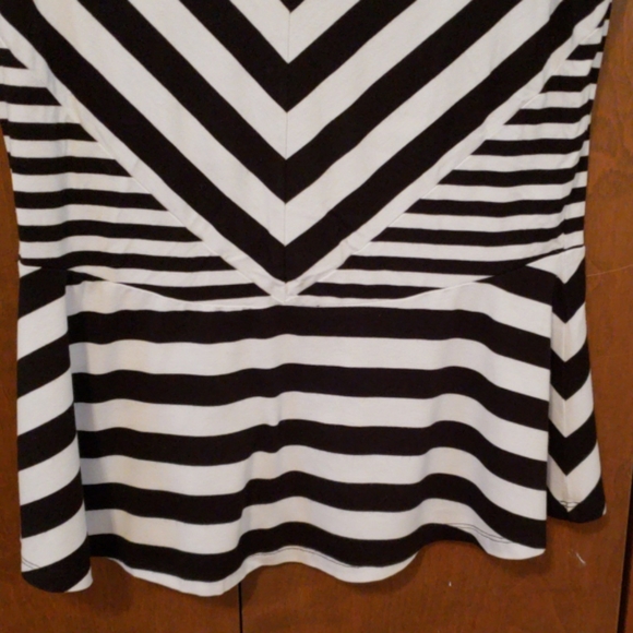 INC keyhole black and white striped peplum top, size M - Picture 3 of 7